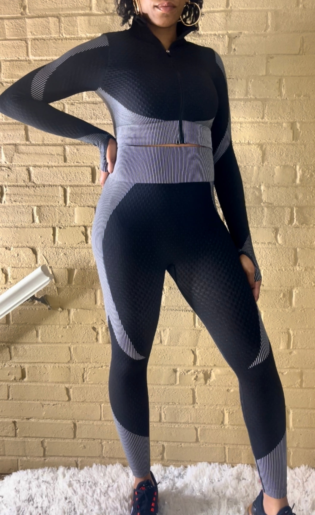 Active 2 Piece Set- Black, white & grey